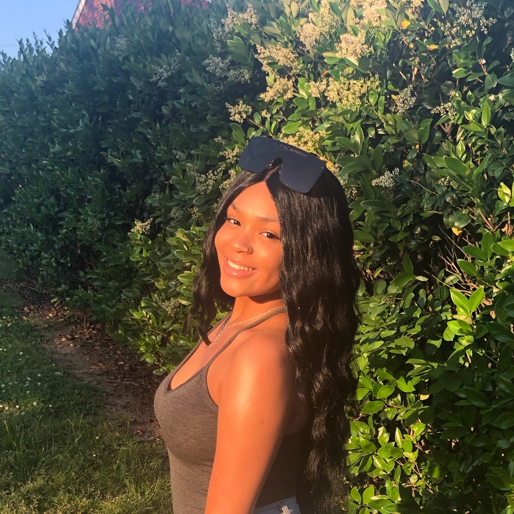 Meet your Posher, Aniya